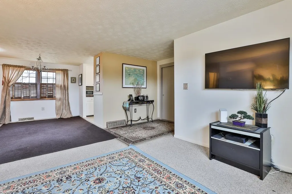 45 Pine Hill Avenue Nashua NH 03064