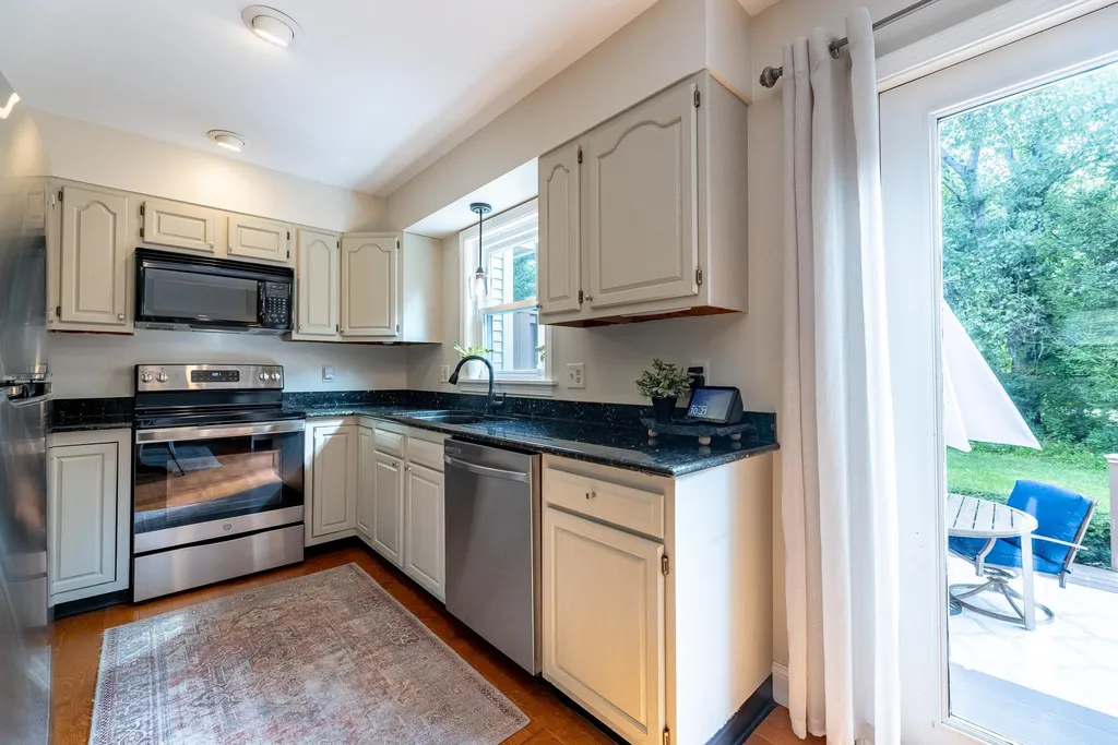 60 Fieldstone Way Hartford VT 05001