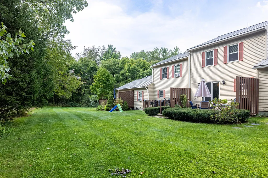 60 Fieldstone Way Hartford VT 05001