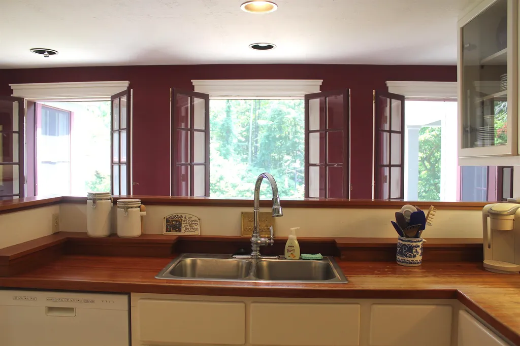 163 Mountain Road Concord NH 03301