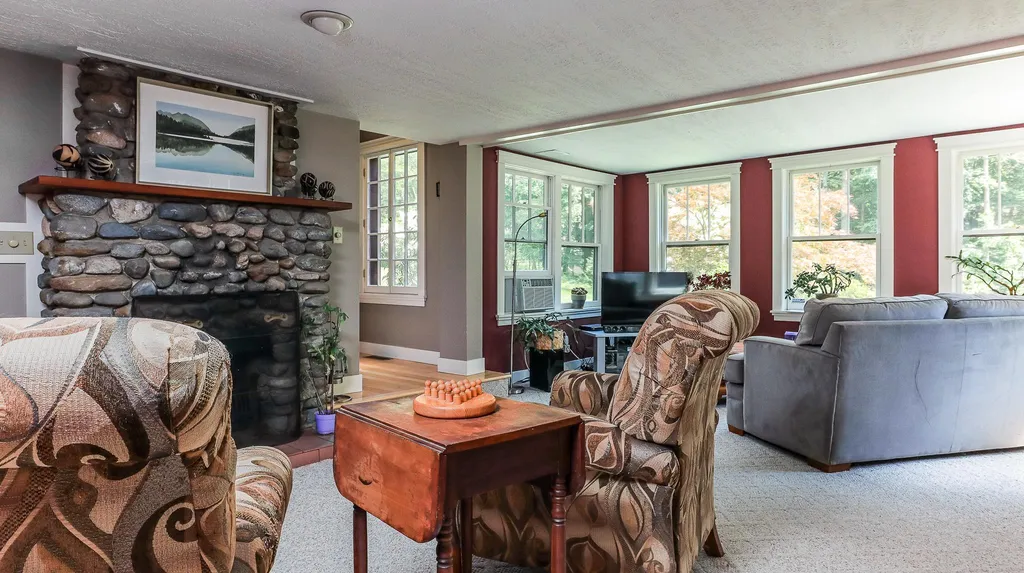 163 Mountain Road Concord NH 03301