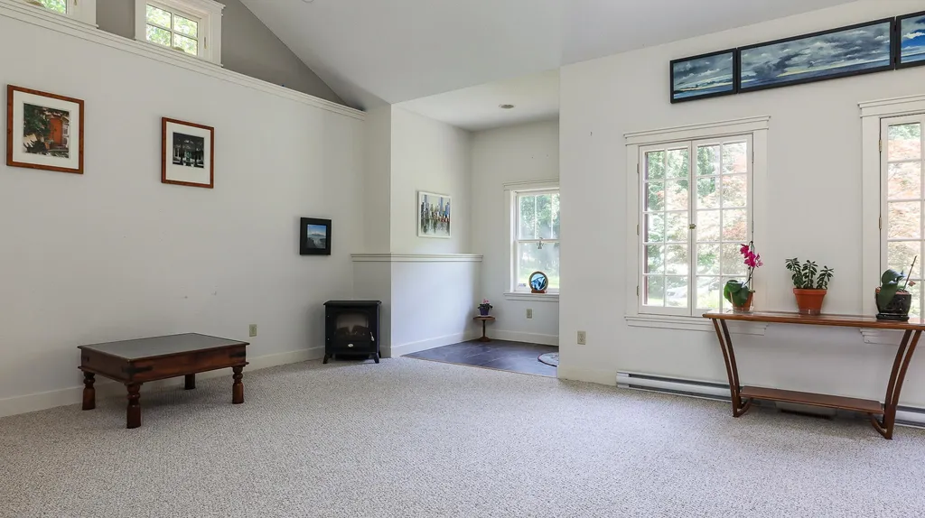 163 Mountain Road Concord NH 03301