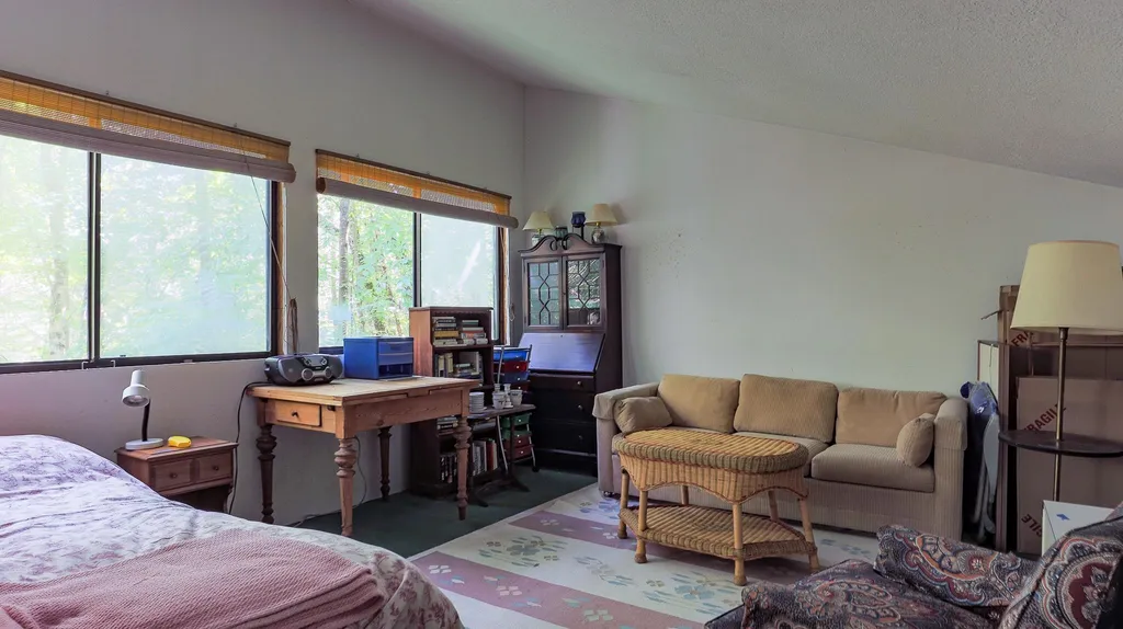 163 Mountain Road Concord NH 03301