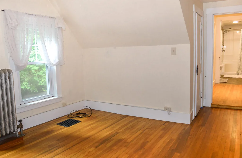 19 Oak Street Keene NH 03431