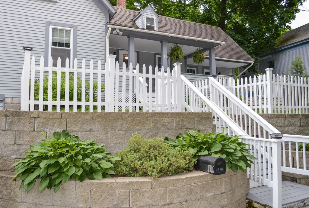 19 Oak Street Keene NH 03431
