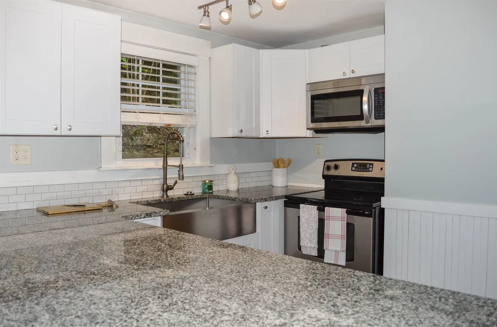 19 Oak Street Keene NH 03431