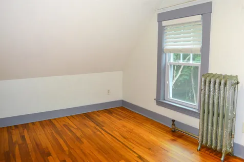 19 Oak Street Keene NH 03431