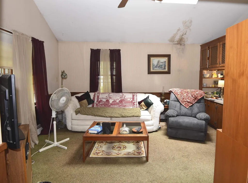 81 Shannon Road Salem NH 03079