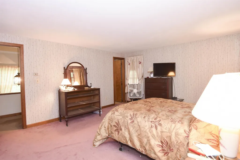81 Shannon Road Salem NH 03079