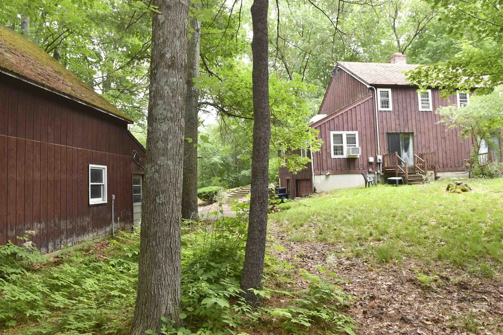 81 Shannon Road Salem NH 03079