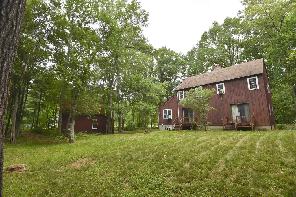 81 Shannon Road Salem NH 03079