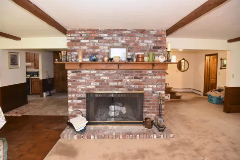81 Shannon Road Salem NH 03079
