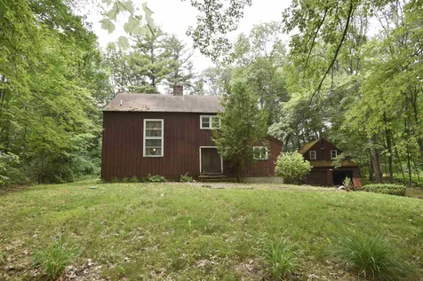81 Shannon Road Salem NH 03079