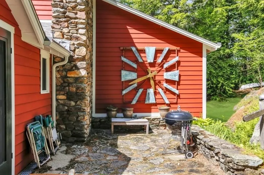 12 Redhouse Road Acworth NH 03601