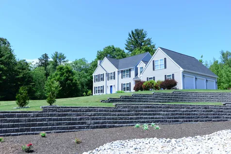 11 Wellington Lane Loudon NH 03307