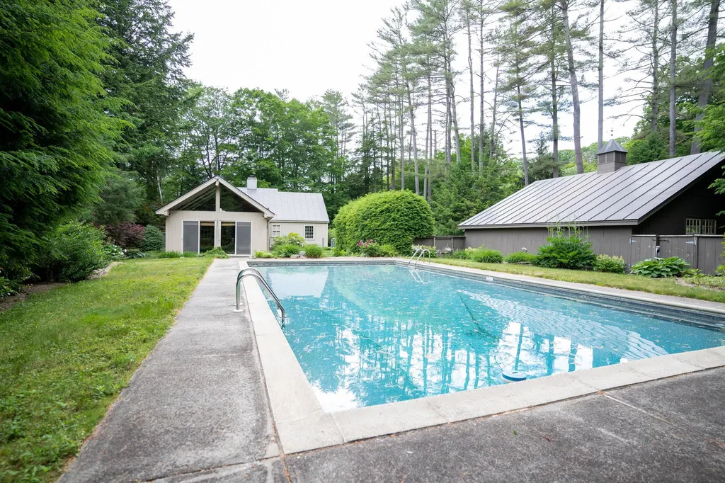 592 Main Street Claremont NH 03743