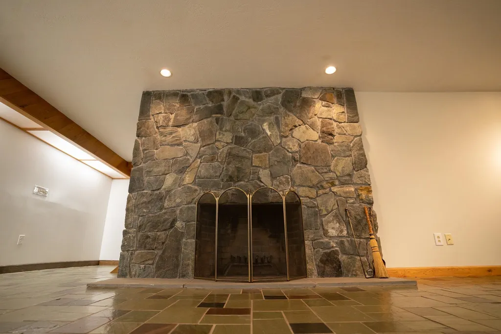592 Main Street Claremont NH 03743