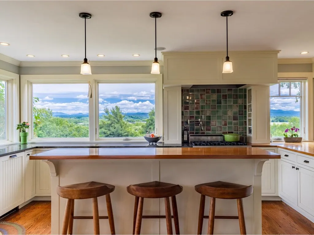 187 Ridgefield Road Shelburne VT 05482