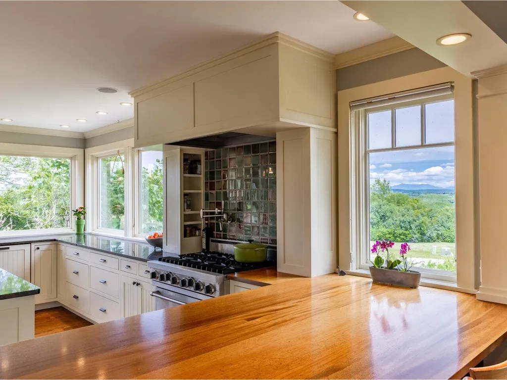 187 Ridgefield Road Shelburne VT 05482