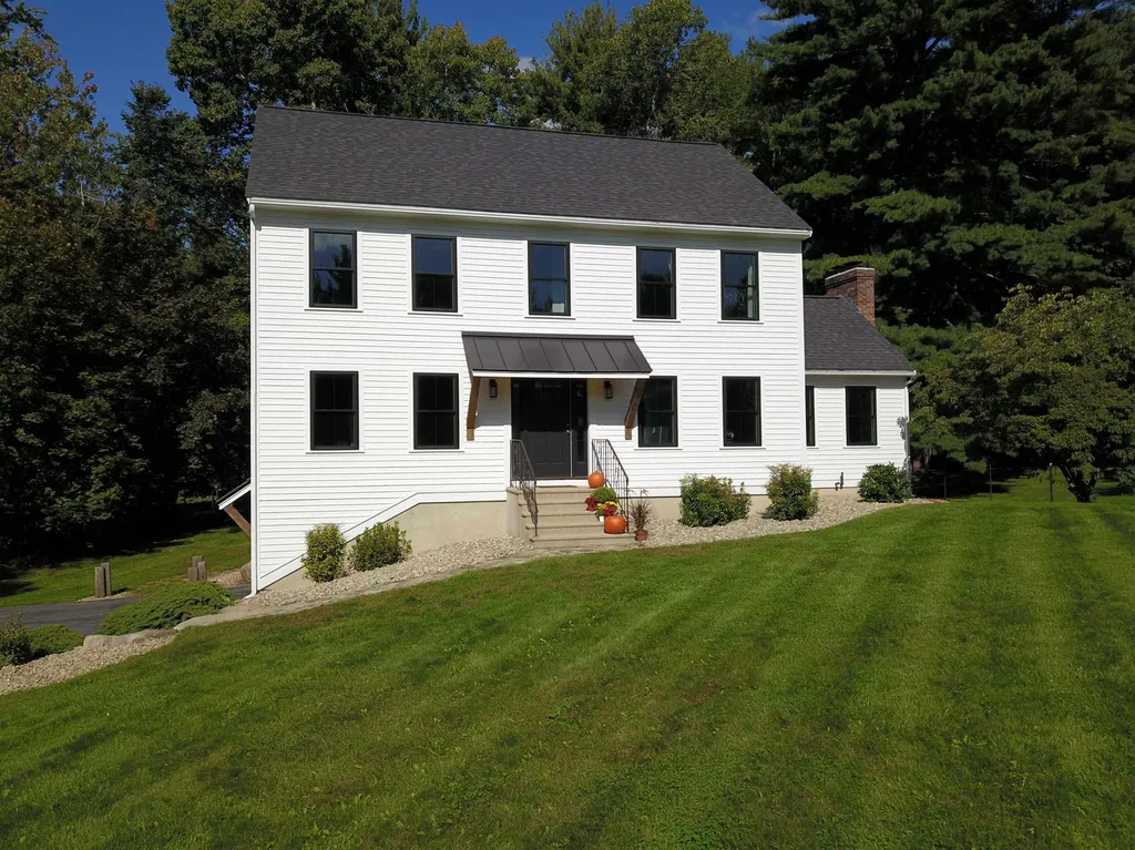3 Briarwood Drive Salem NH 03079