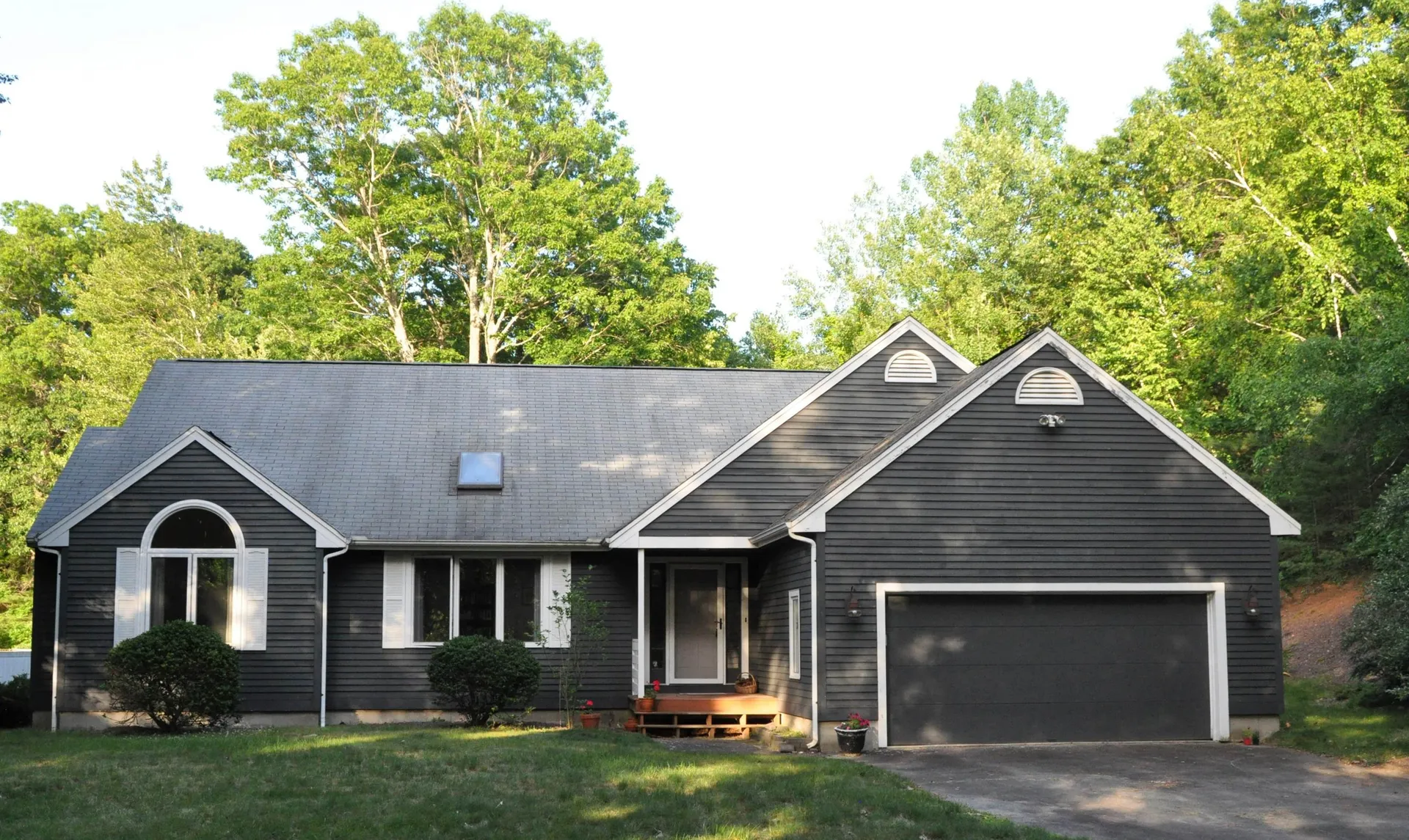 20 Hemlock Street Londonderry NH 03053