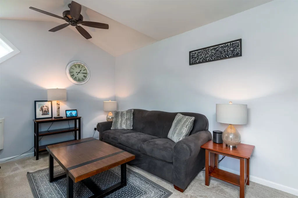 913 Kneeland Flats Waterbury VT 05676