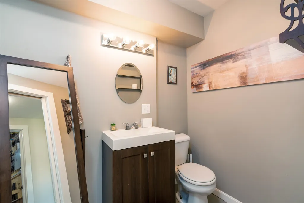 913 Kneeland Flats Waterbury VT 05676