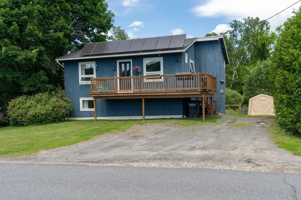 913 Kneeland Flats Waterbury VT 05676