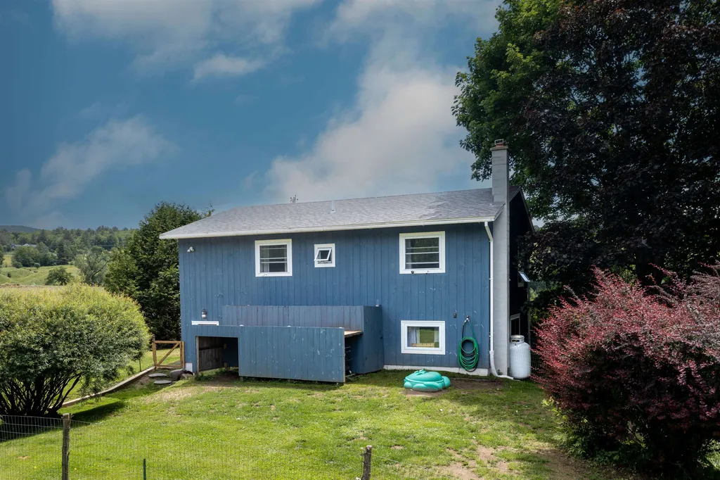 913 Kneeland Flats Waterbury VT 05676