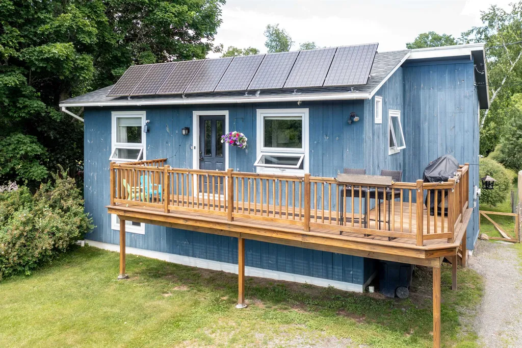 913 Kneeland Flats Waterbury VT 05676