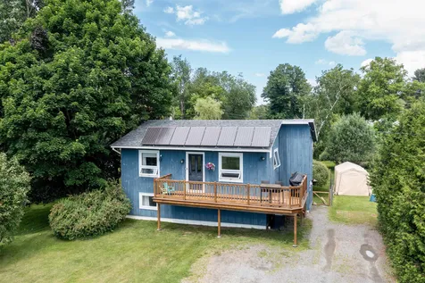 913 Kneeland Flats Waterbury VT 05676