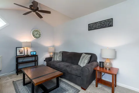 913 Kneeland Flats Waterbury VT 05676