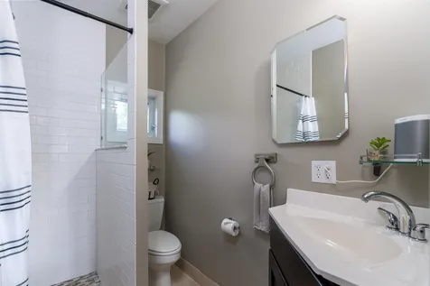 913 Kneeland Flats Waterbury VT 05676