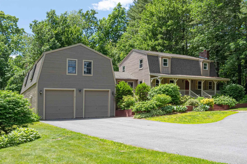 12 Happy Avenue Derry NH 03038