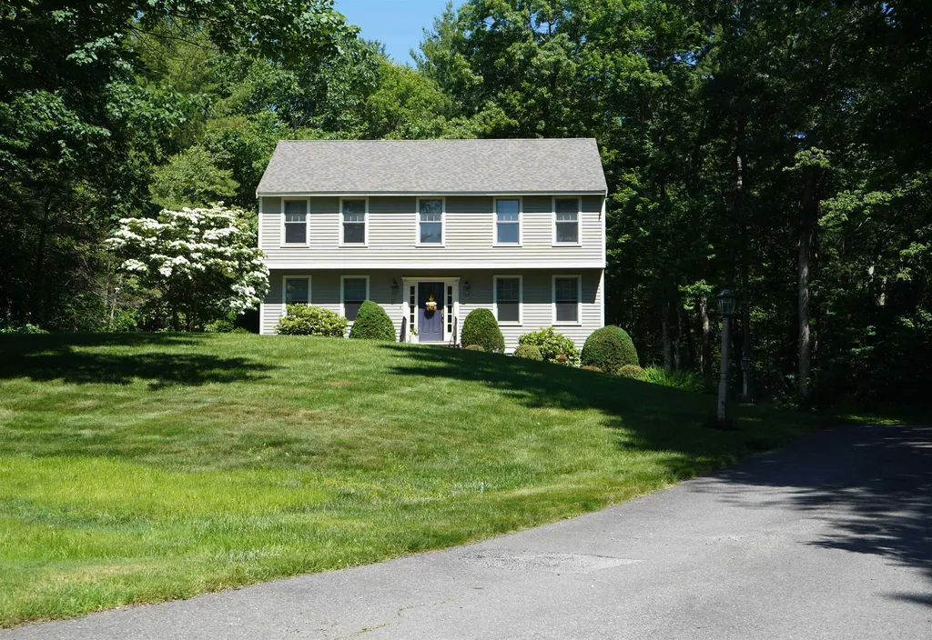 11 Briarwood Drive Salem NH 03079