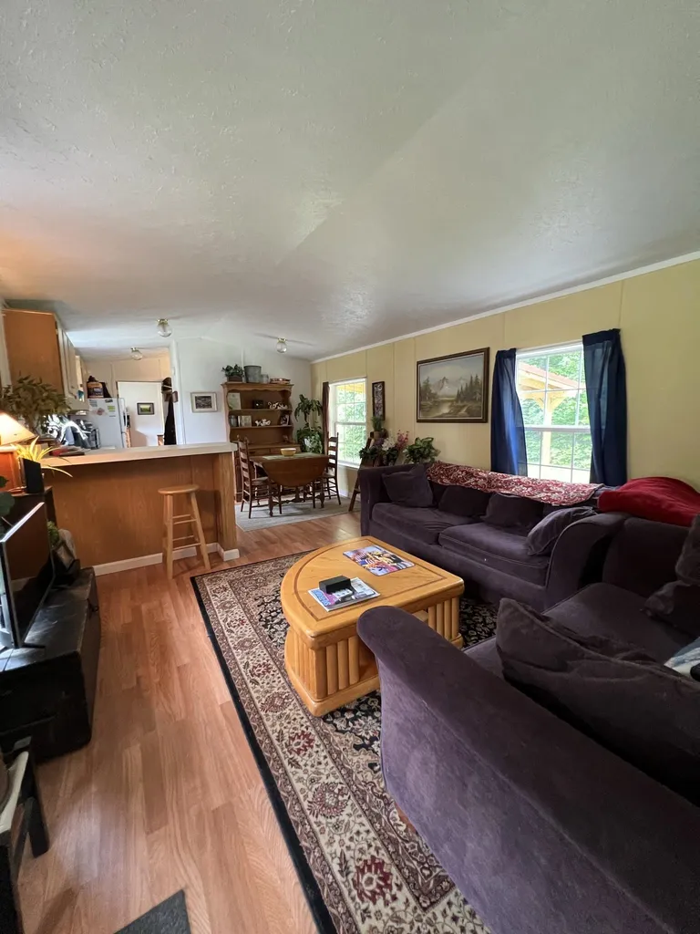 43 Mccusker Place Claremont NH 03743