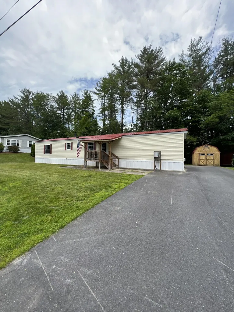 43 Mccusker Place Claremont NH 03743
