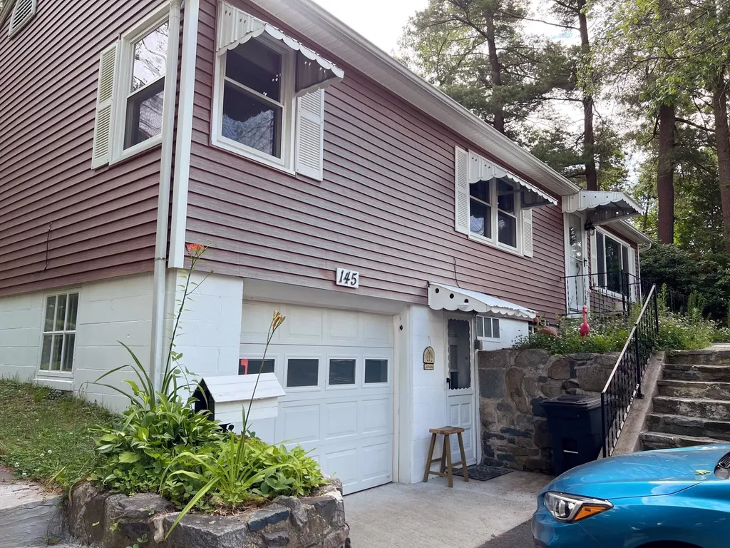 145 Sherburne Road Portsmouth NH 03801