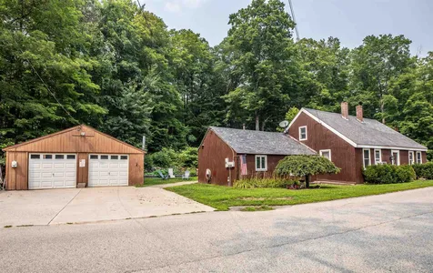 53 Putnam Hill Road Lyndeborough NH 03082