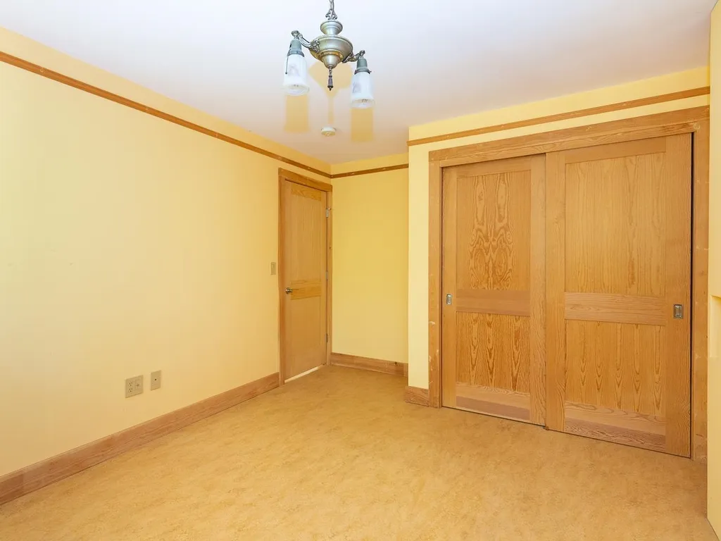 83 Chester Road Raymond NH 03077