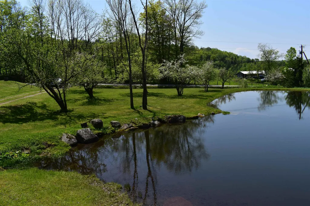 216 Bobbinshop Road Chelsea VT 05038
