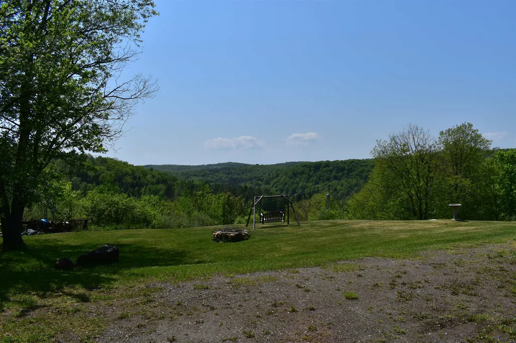 216 Bobbinshop Road Chelsea VT 05038