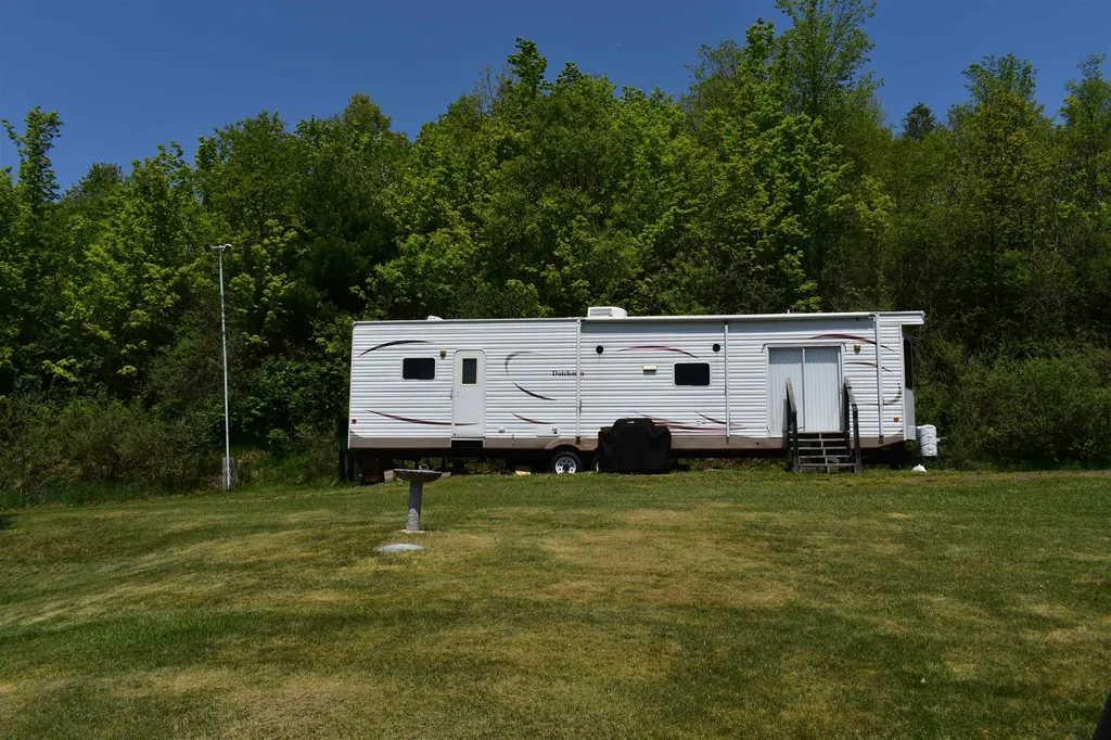 216 Bobbinshop Road Chelsea VT 05038