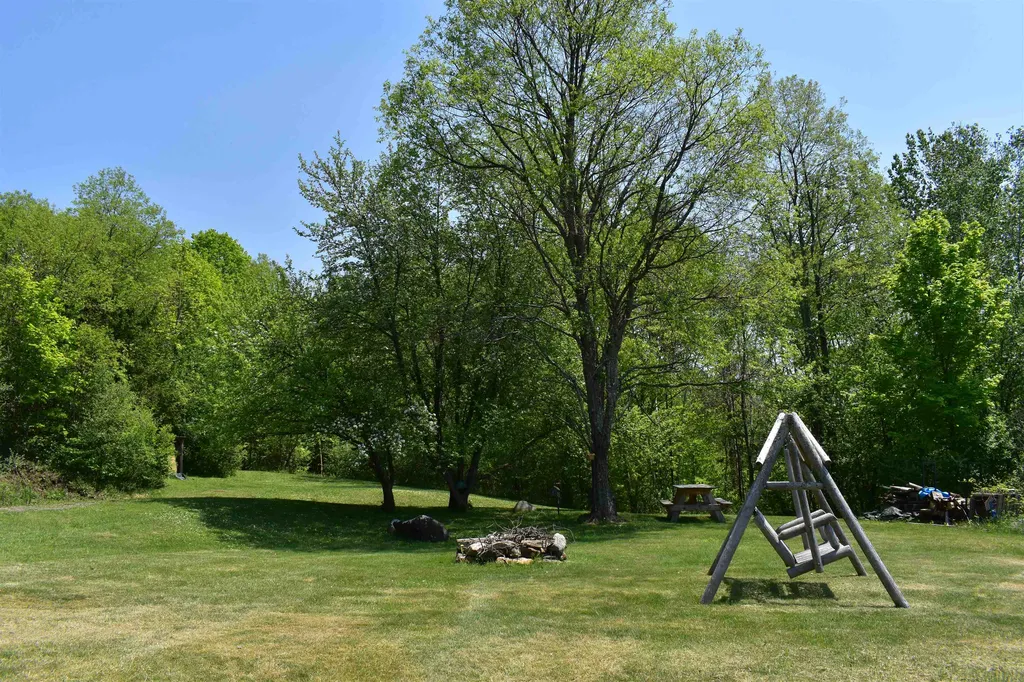 216 Bobbinshop Road Chelsea VT 05038