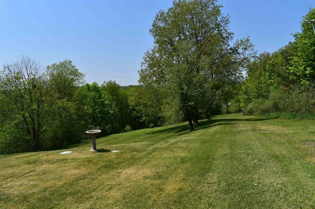 216 Bobbinshop Road Chelsea VT 05038