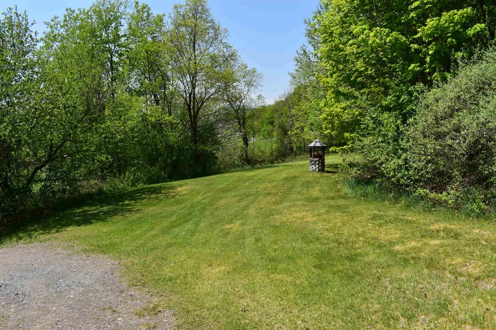 216 Bobbinshop Road Chelsea VT 05038