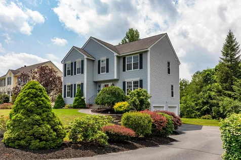 9 Meetinghouse Drive Londonderry NH 03053