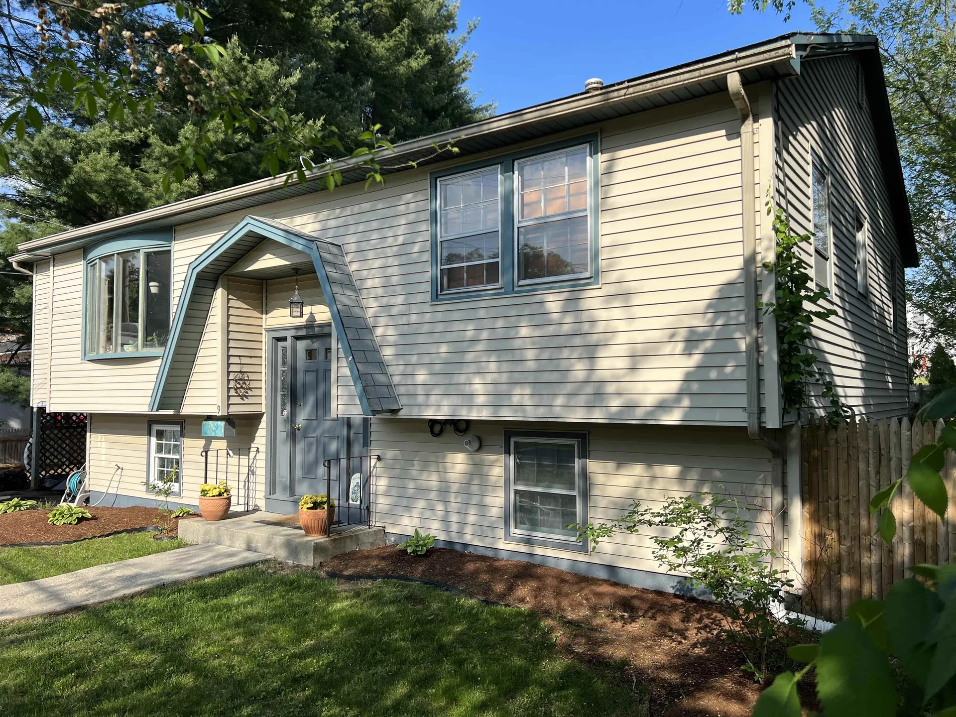 9 Watson Street Nashua NH 03064