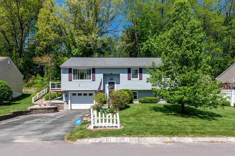 26 Syracuse Road Nashua NH 03064