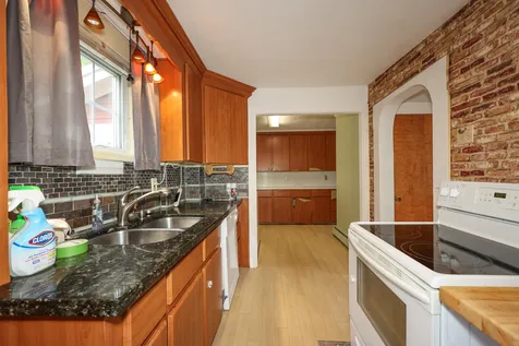 16 River Street Greenville NH 03048
